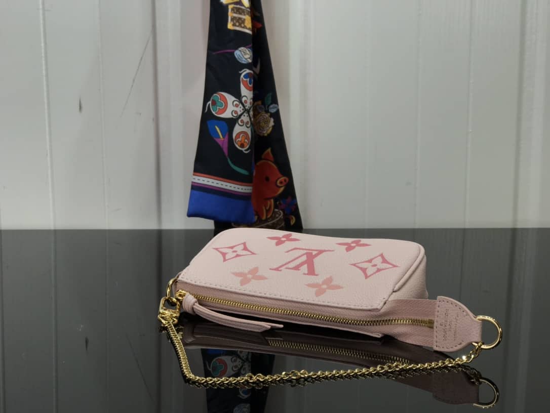 L0vis Vvtt0n Mini Pochette Accesoires Replica Bag M80501