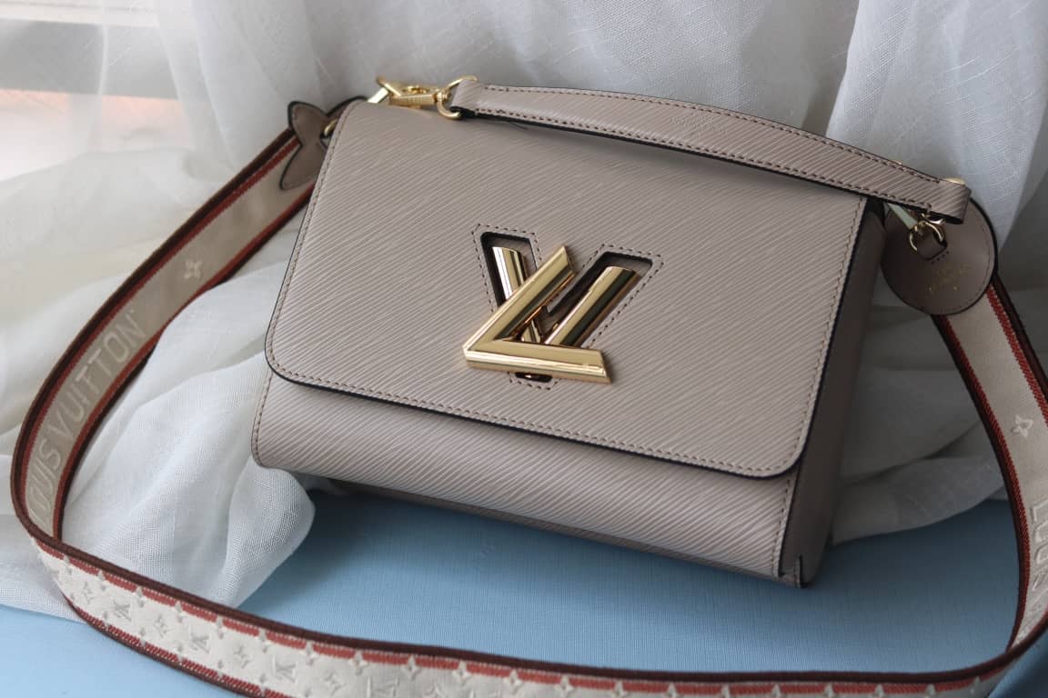 L0vis Vvtt0n Textured Epi Leather Twist Series Bag Gray