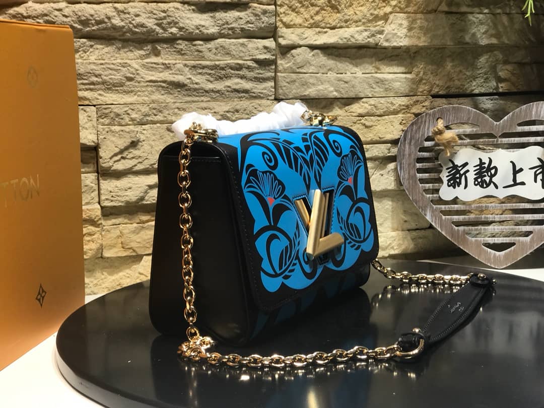 L0vis Vvtt0n Twist MM Bag Blue M50296 Replica