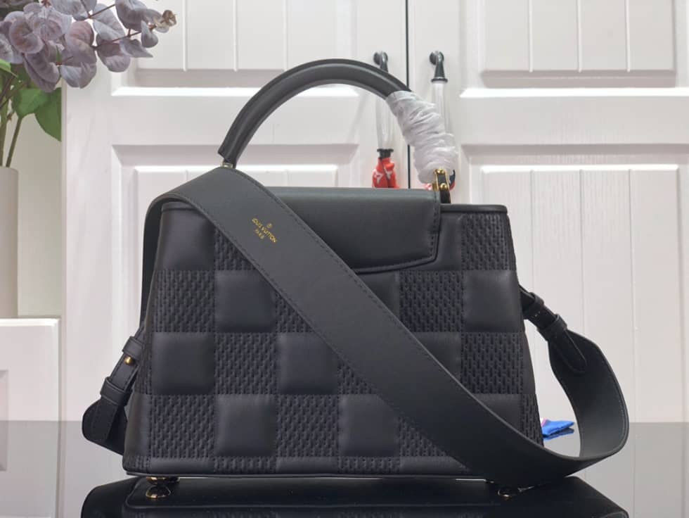 L0vis Vvtt0n Capucines BB Black M59225 Replica Shoulder Bag