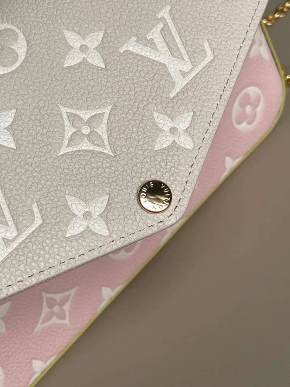 L0vis Vvtt0n Pochette Felicie Monogram Empreinte Pink Beige M81359 Replica
