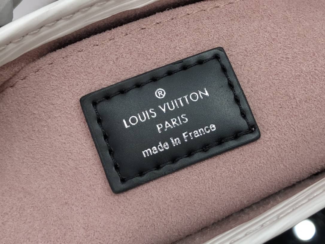 L0vis Vvtt0n Petit Sac Plat Flat Shoulder Bag Replica White M80169