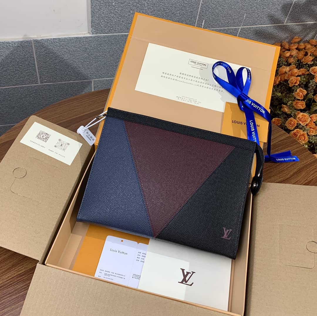 L0vis Vvtt0n Pochette Voyage MM Taiga Leather Replica Blue Red Black M30718