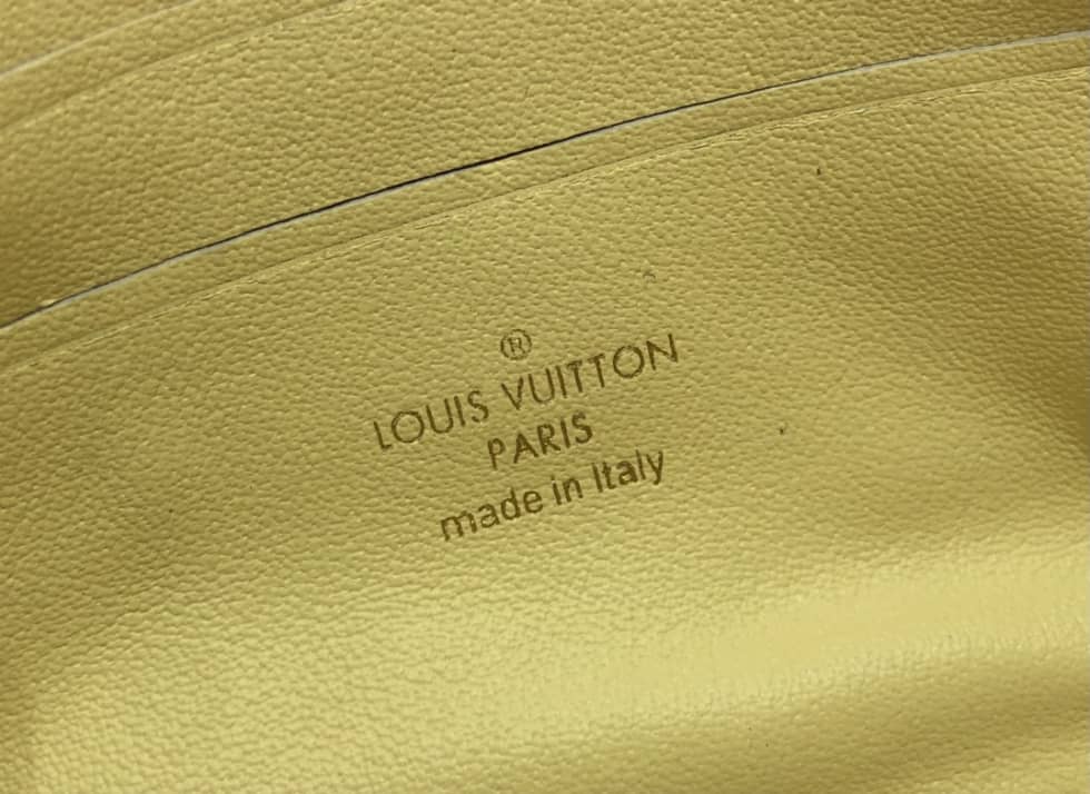 L0vis Vvtt0n Wallet On Strap Bubblegram Yellow M81399 Replica