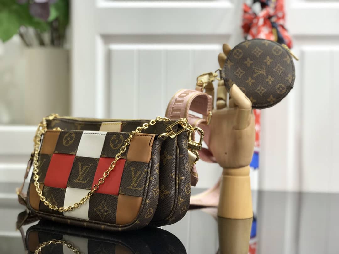 L0vis Vvtt0n Monogram Canvas Multi Pochette Replica Red M44823