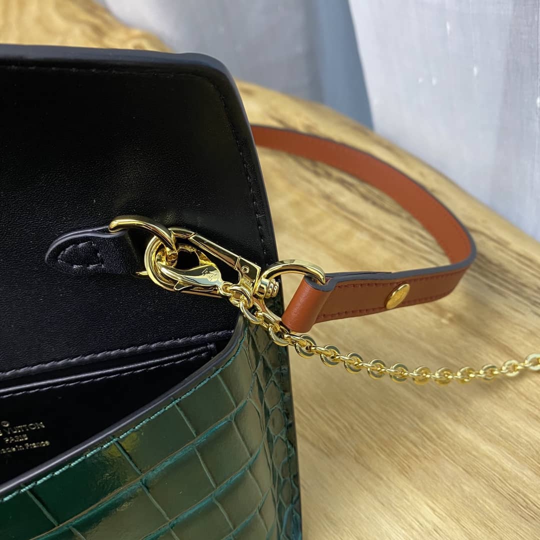 L0vis Vvtt0n Knockoff Chain Clutch Bag Green