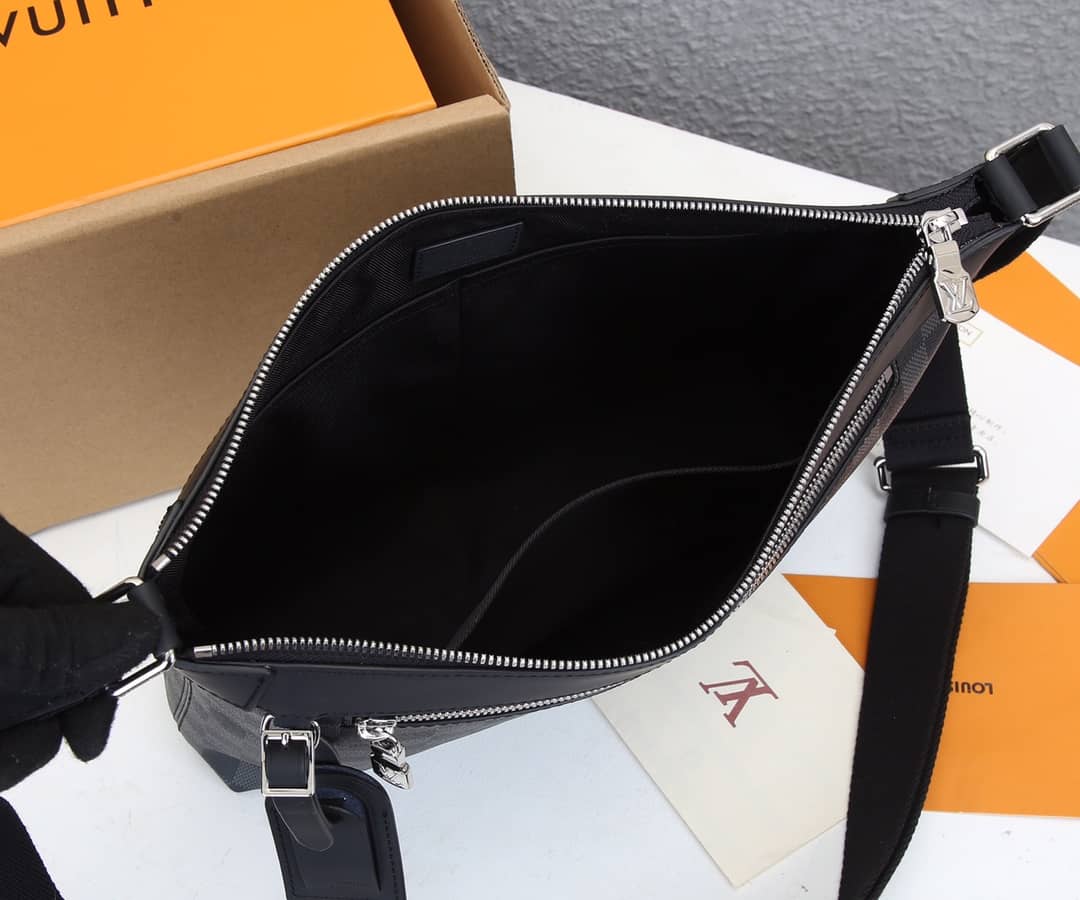 L0vis Vvtt0n Mick PM Replica Crossbody Bag Black N40003