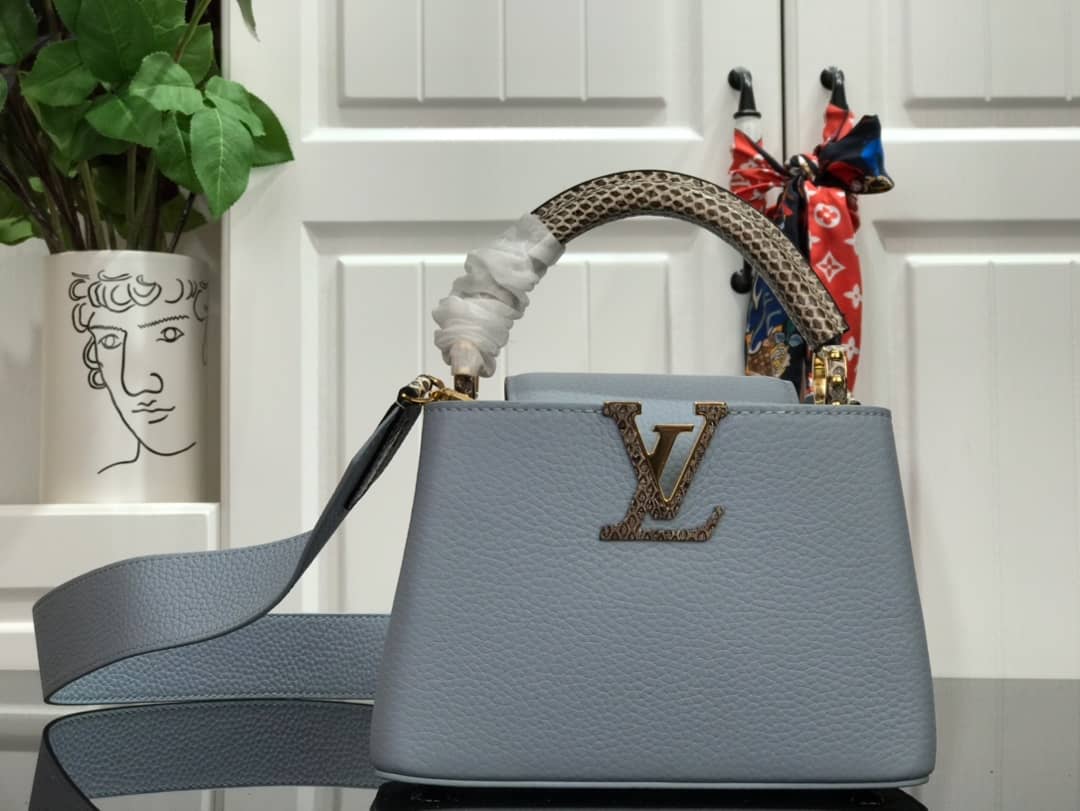 L0vis Vvtt0n Capucines MM Taurillon Leather Tote M94227
