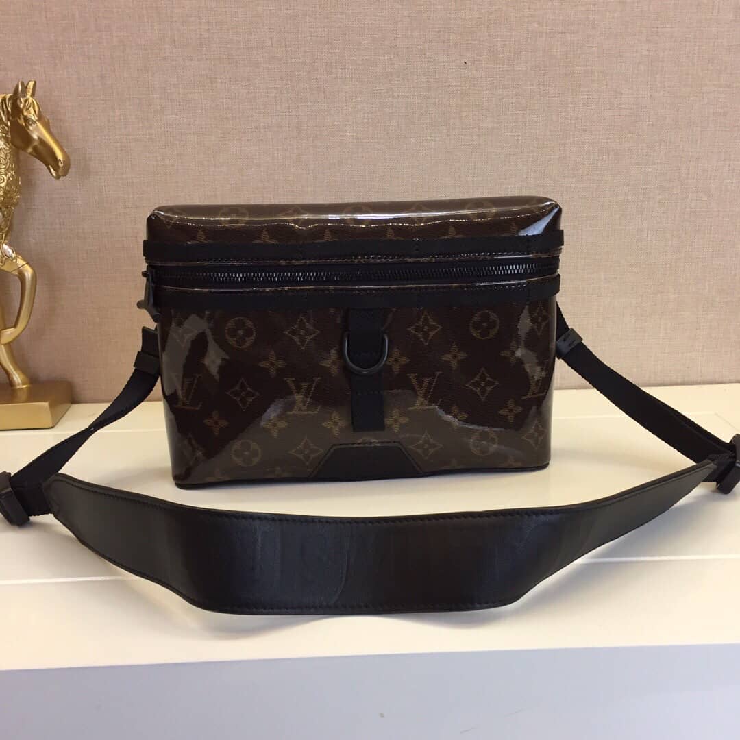 L0vis Vvtt0n PM Monogram Glaze Messenger Bag Replica M43895