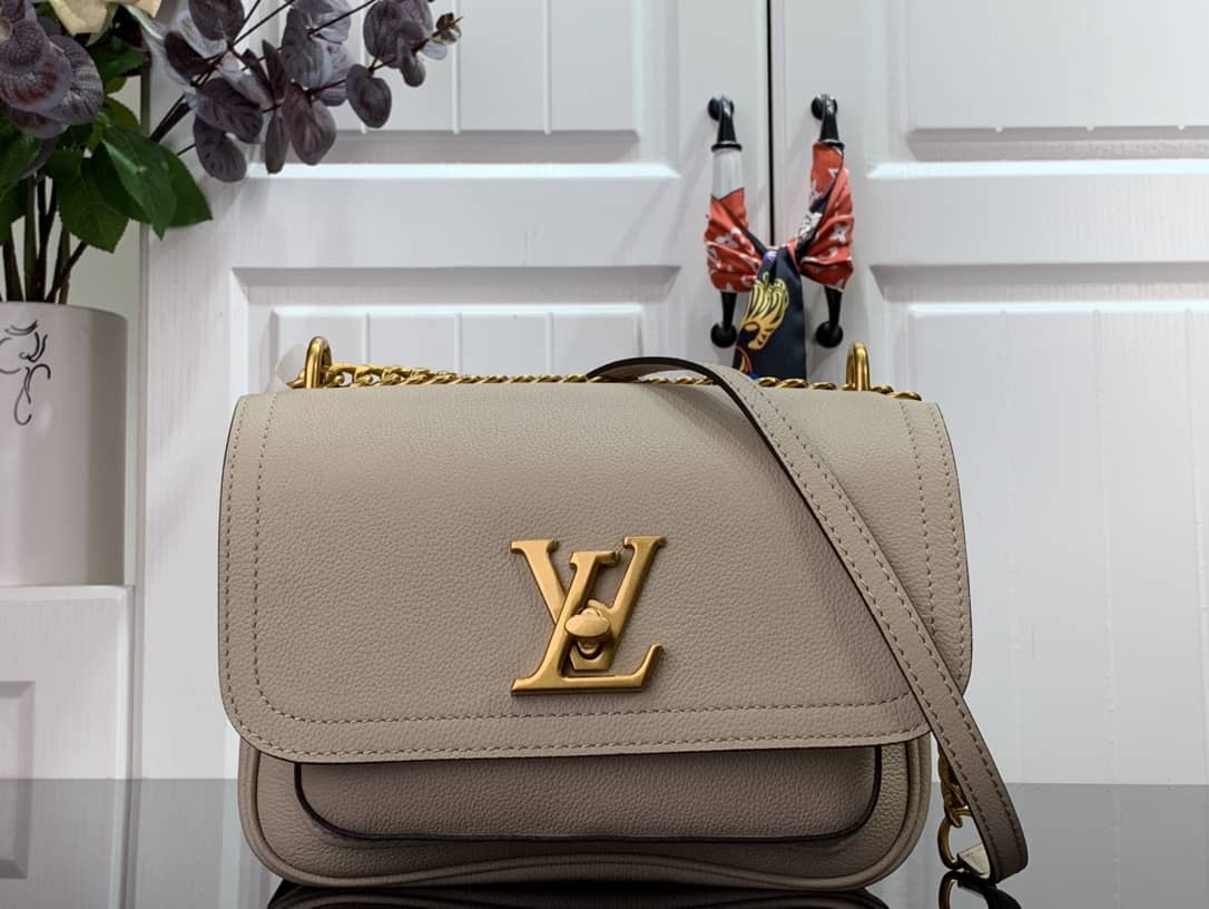 L0vis Vvtt0n Lockme Chain PM Replica Handbag Beige M57073