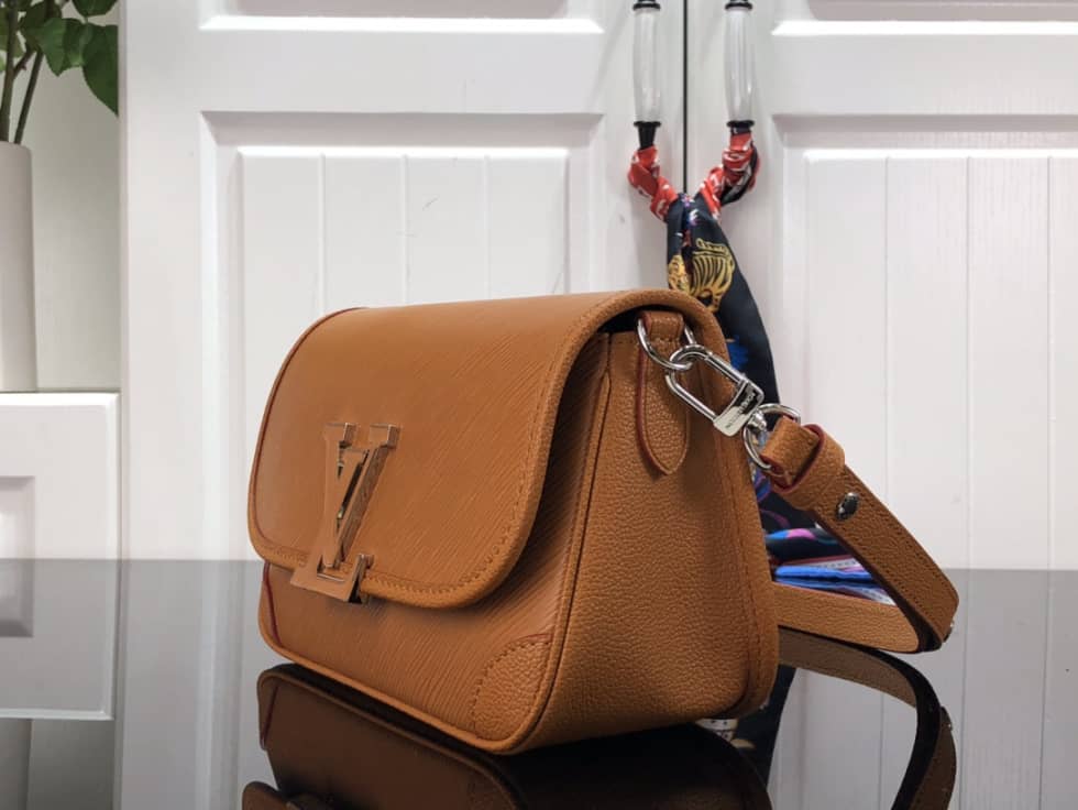 L0vis Vvtt0n Buci Epi Gold Miel M59459 Replica Crossbody Bag