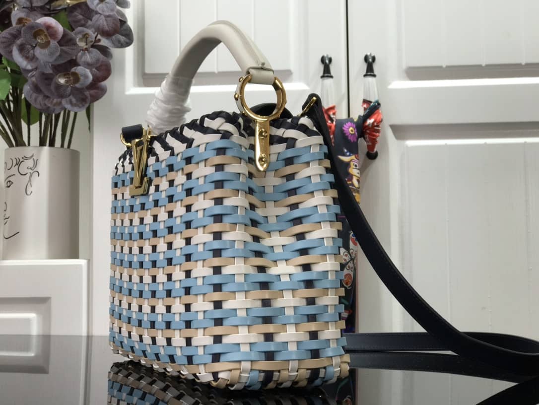 L0vis Vvtt0n Capucines Taurillon Shoulder Bag Replica Blue M94519