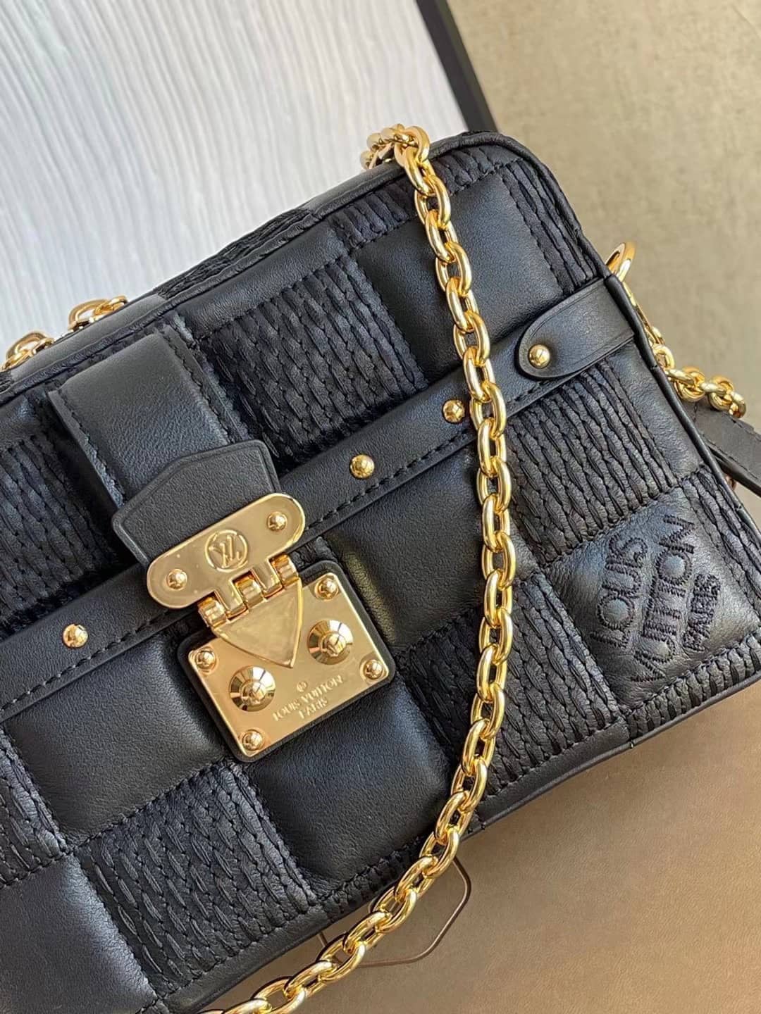 L0vis Vvtt0n Troca PM Black M59116 Replica Crossbody Bag