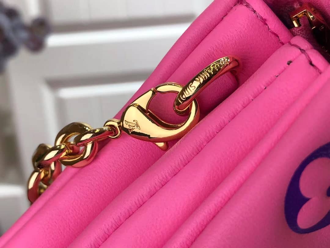 L0vis Vvtt0n Pochette Coussin Monogram Embossed Lambskin Chain Replica Bag Pink