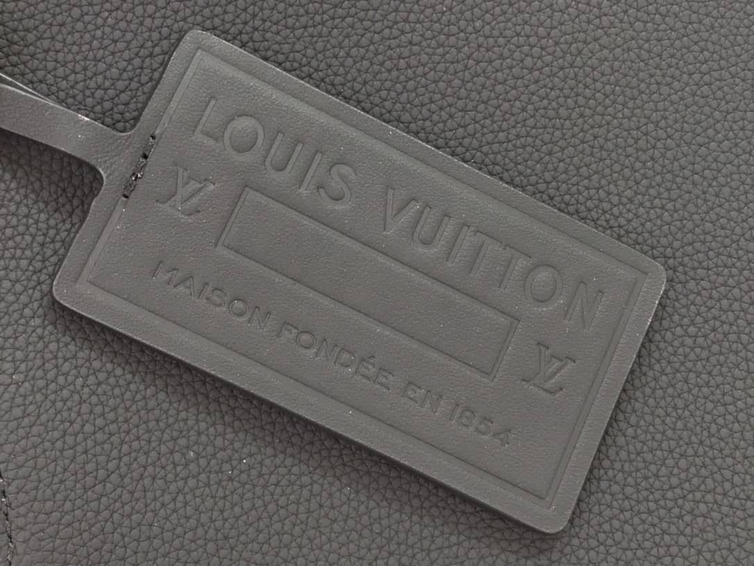 L0vis Vvtt0n Leather Replica Messenger Crossbody Bag M57080
