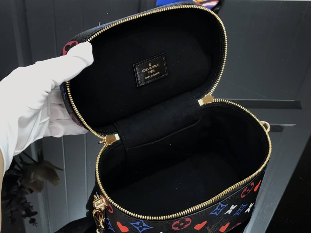 L0vis Vvtt0n Game On Vanity PM Bag Replica M57482
