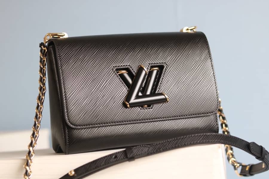 L0vis Vvtt0n Twist MM Chain Leather Replica Bag Black M50282