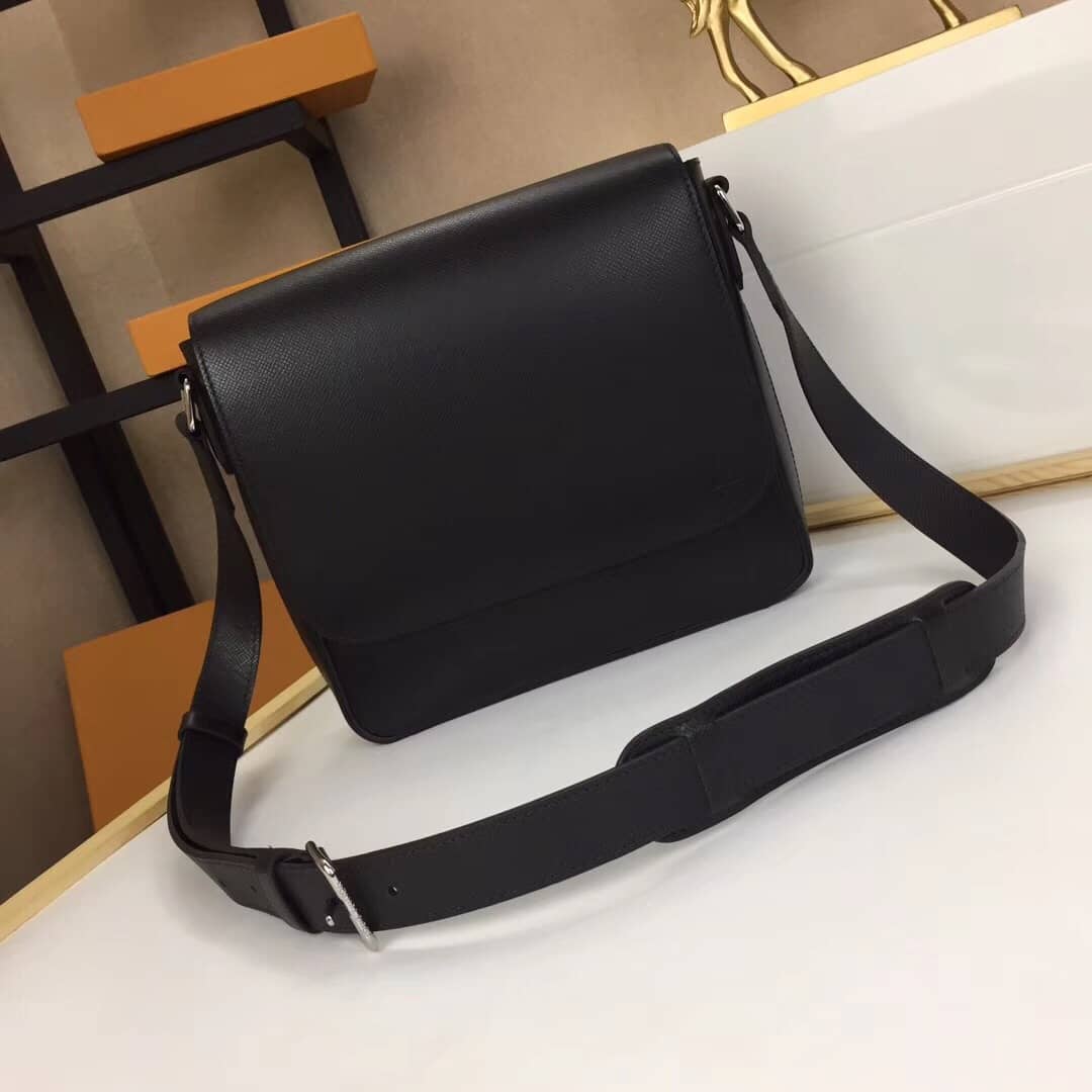 L0vis Vvtt0n Roman PM Taiga Line Shoulder Bag Replica M30619