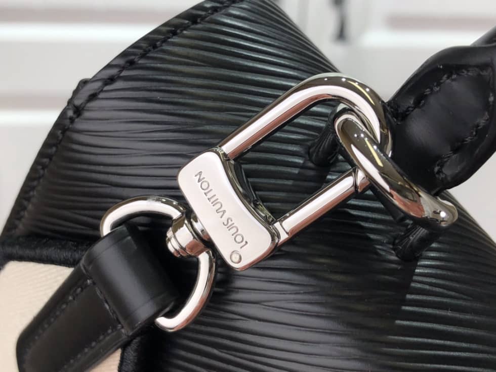 L0vis Vvtt0n Cluny Mini Epi Leather M58928 Replica Shoulder Bag