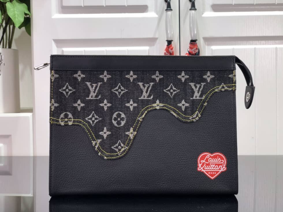 L0vis Vvtt0n Pochette Dupe x Nigo Voyage MM Monogram Black M45961