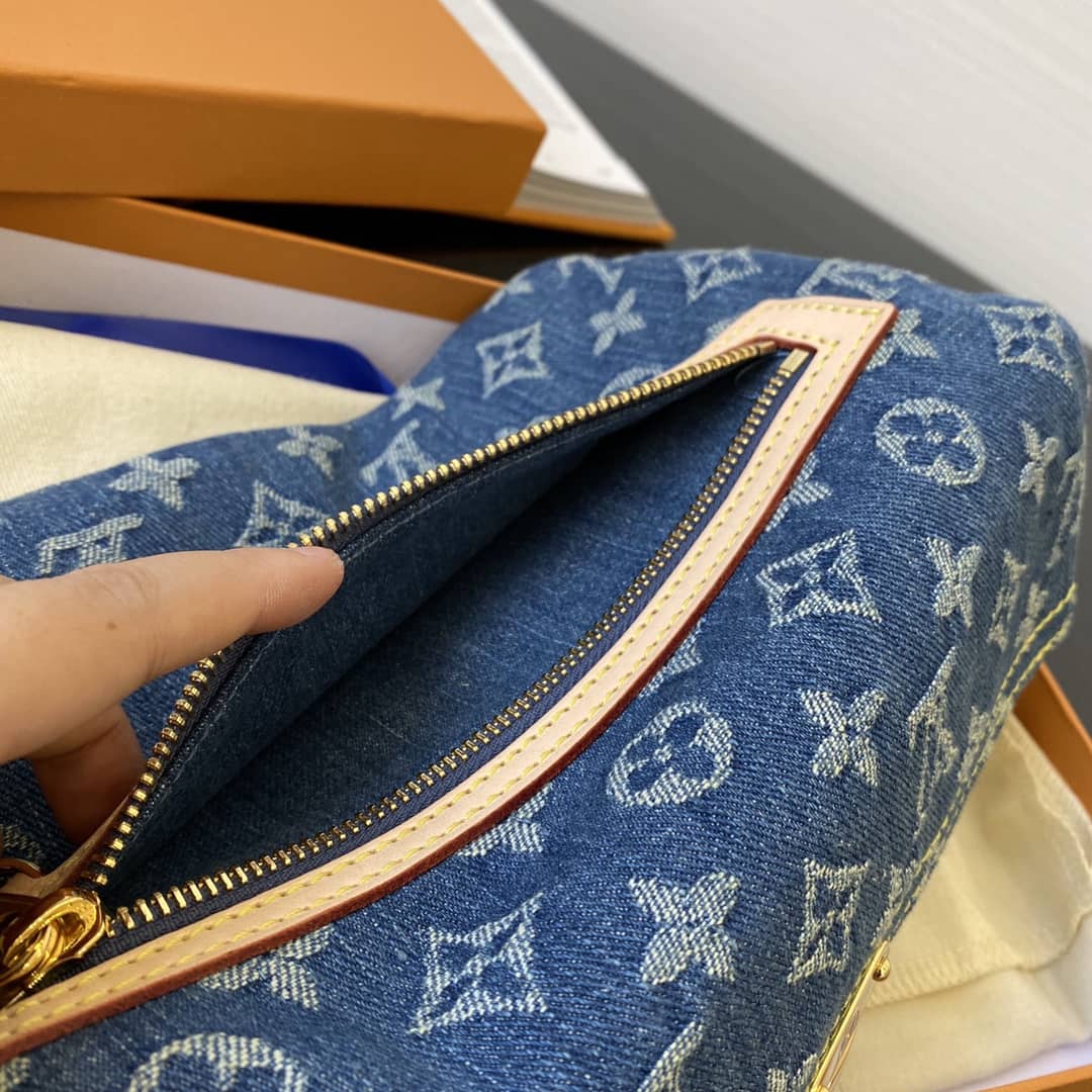 L0vis Vvtt0n Denim Clutch Vintage Replica Bag Blue M44472