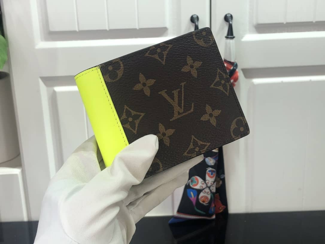 L0vis Vvtt0n Monogram Multiple Bifold Wallet Replica Yellow M80781