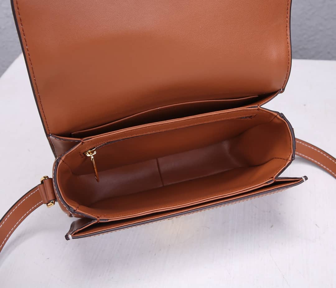 Ce1i*e Small Besace 16 Cowhide Replica Saddle Bag