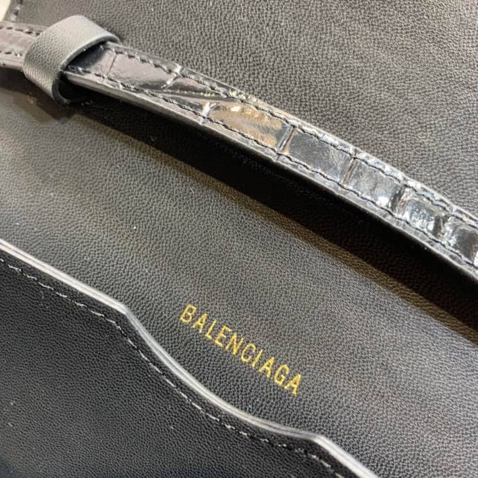 Ba1en*iaga Crocodile Embossed Box Replica Shoulder Bag