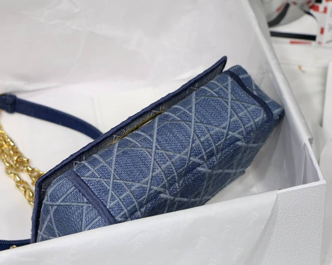 Chr1st1an D10r Caro Replica Bag