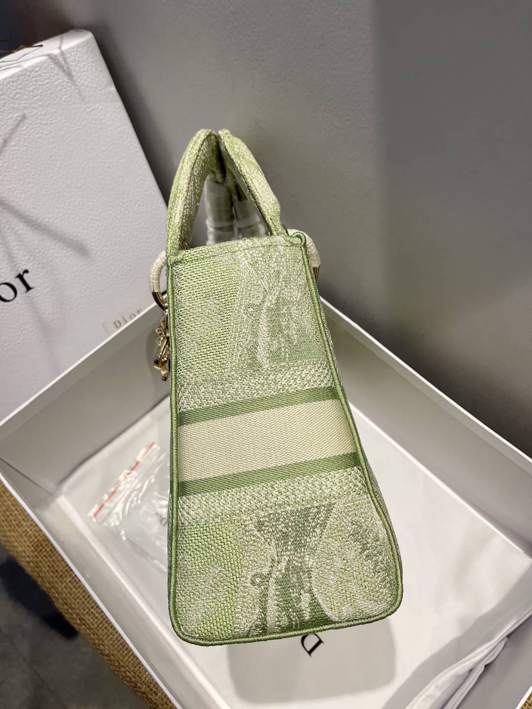 Chr1st1an D10r Lady 24cm Replica Handbag