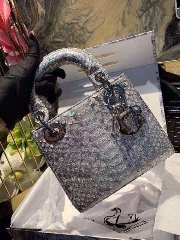 Chr1st1an D10r Lady D10r 17CM Replica Bag