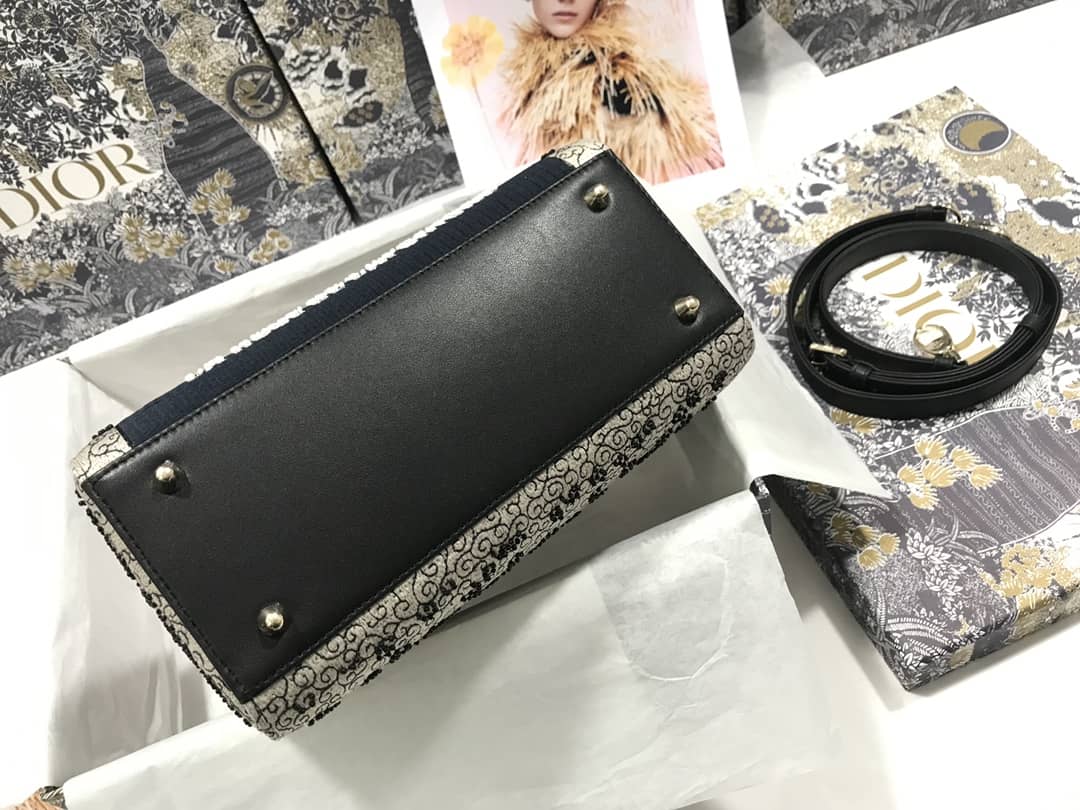 Chr1st1an D10r Lady D10r 24CM Replica Bag