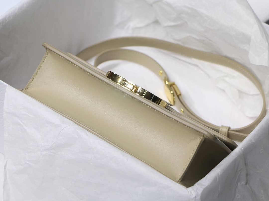 Chr1st1an D10r Montaigne Replica Bag