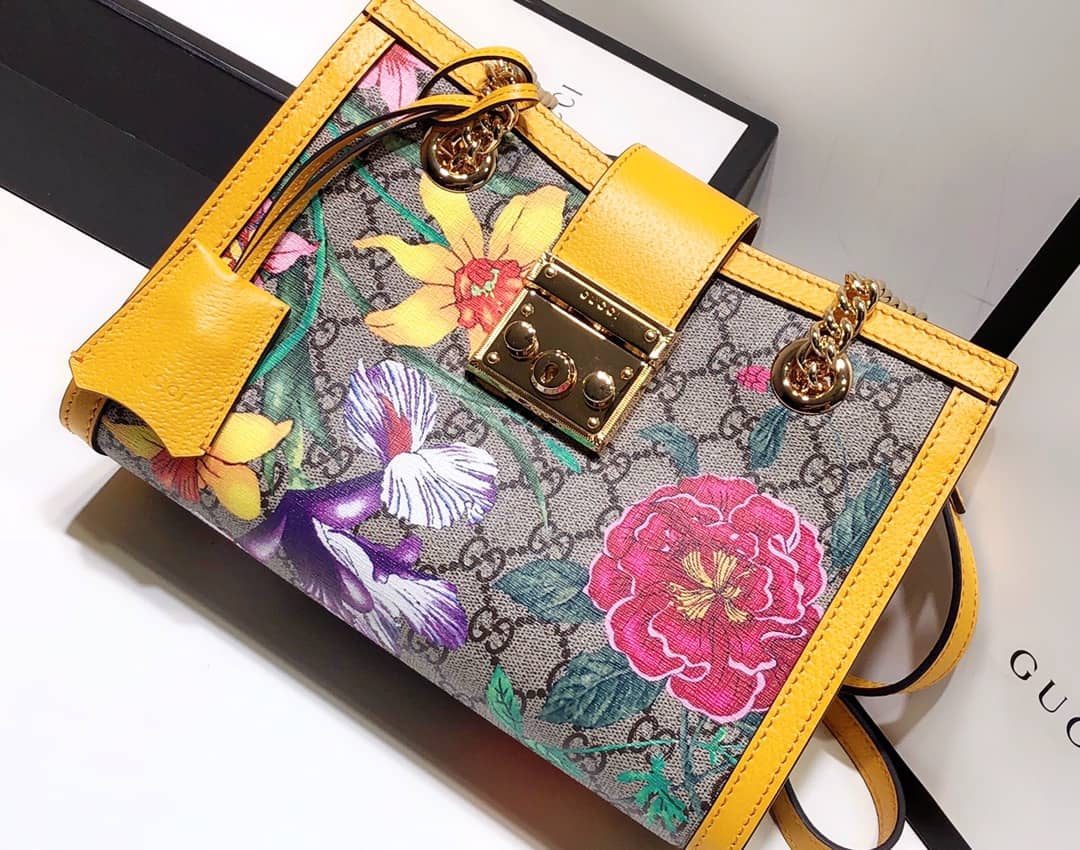Gvc*1 Padlock Small GG Svp*me Canvas Shoulder Bag Replica Yellow 498156