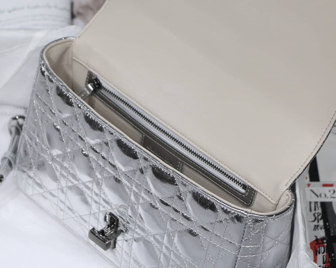 Chr1st1an D10r Caro Replica Bag