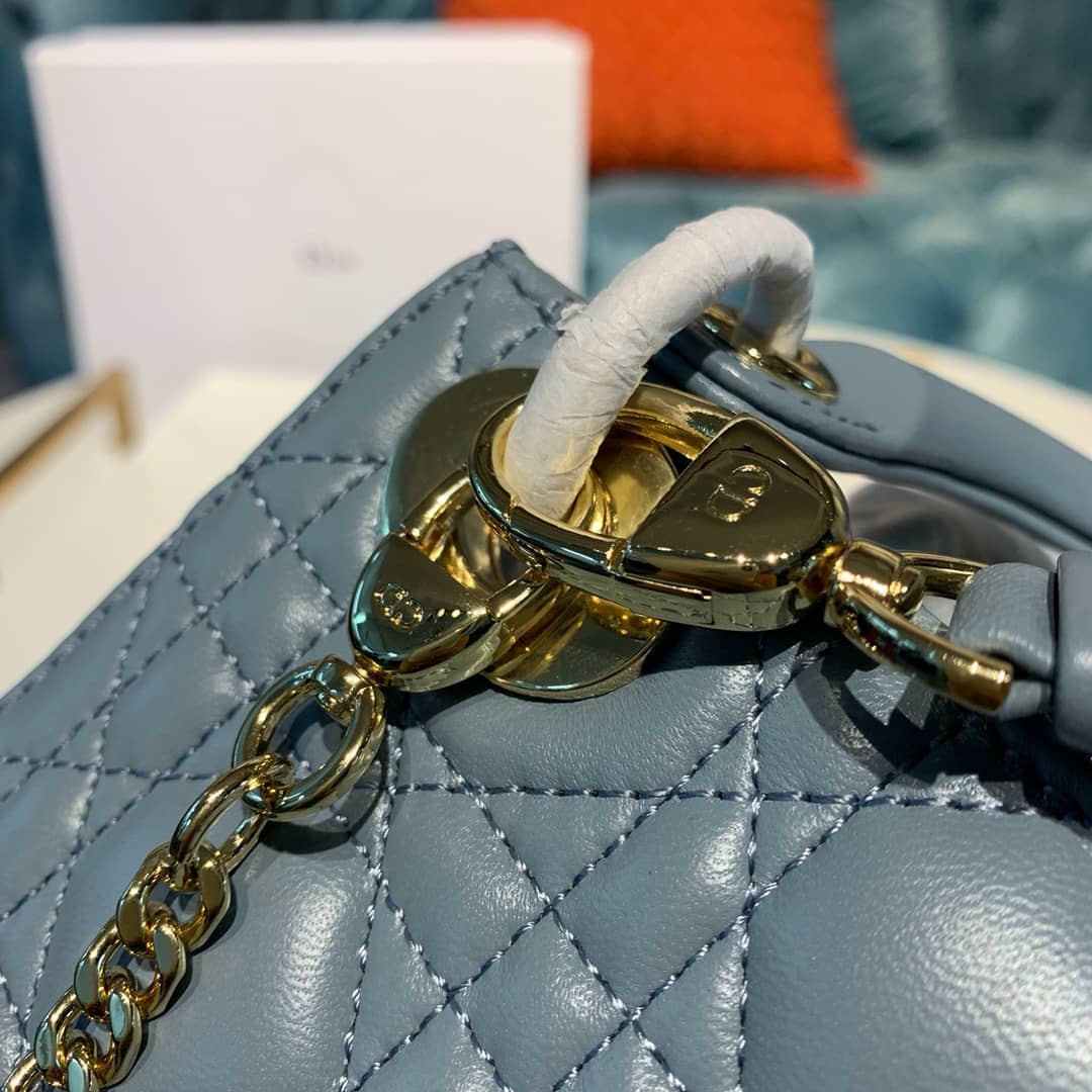 Chr1st1an D10r Lady D10r 17CM Replica Bag