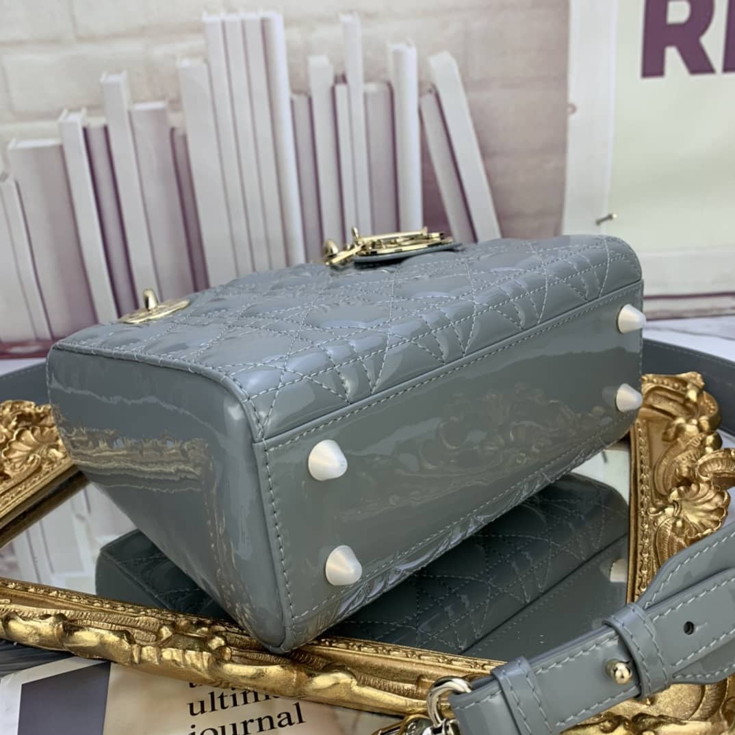 Chr1st1an D10r Lady D10r 20CM Replica Bag