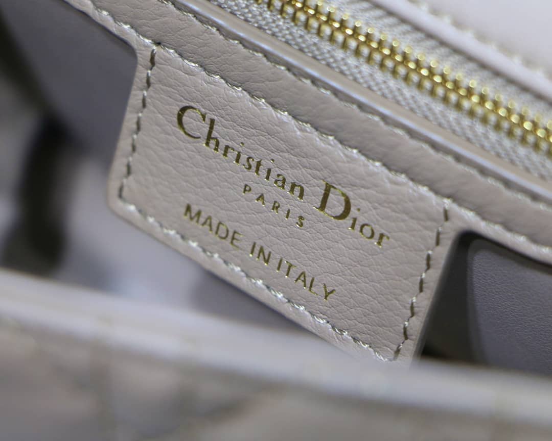 Chr1st1an D10r Caro Replica Bag
