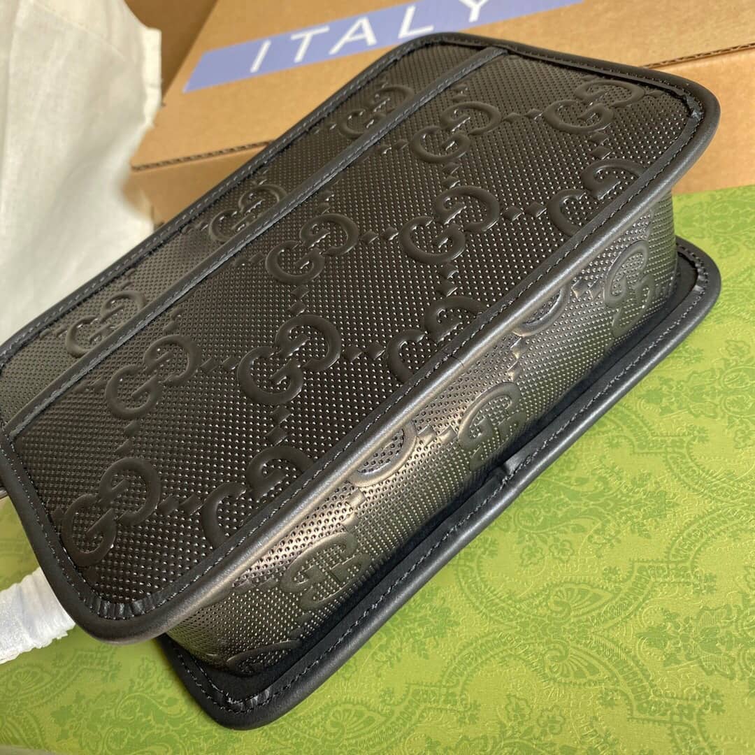 Gvc*1 GG Embossed Cosmetic Case Replica 627470