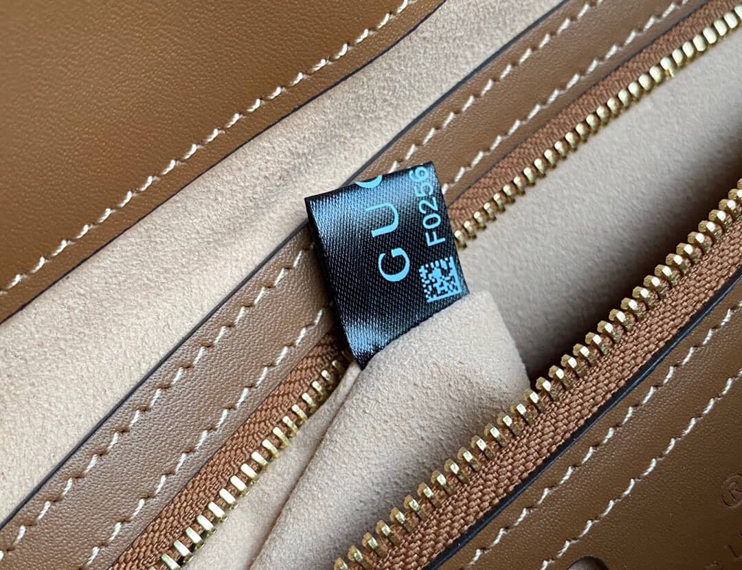 Gvc*1 Padlock Medium GG Svp*me Shoulder Bag Replica Gray Brown 479197