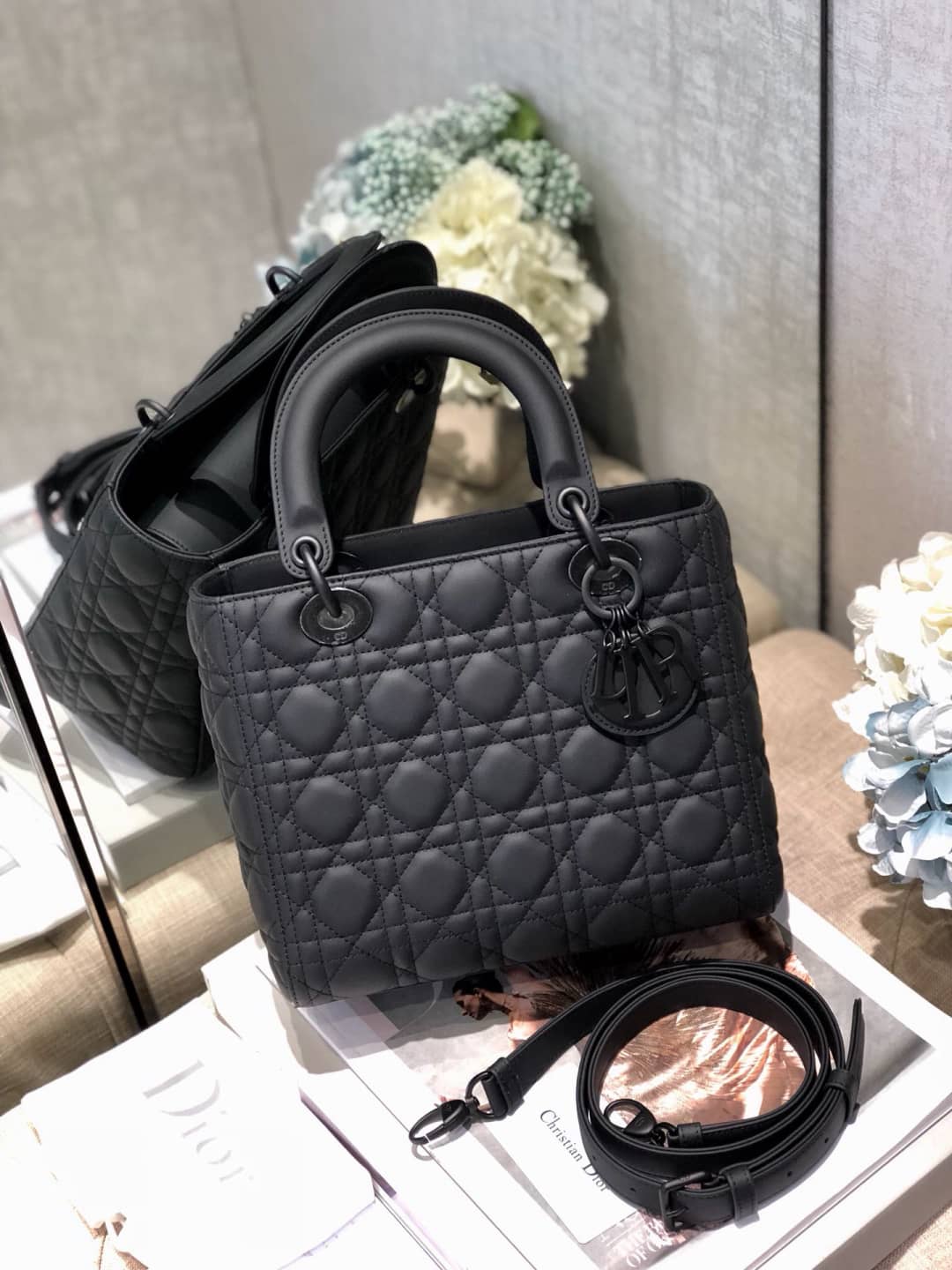Chr1st1an D10r Lady D10r 24CM Replica Bag