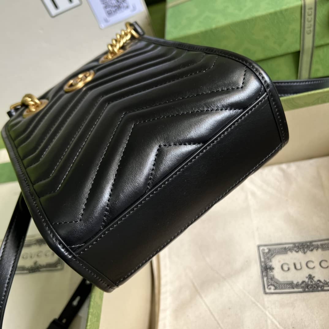 Gvc*1 GG Marmont Matelassé Mini Crossbody Bag 696123 Replica