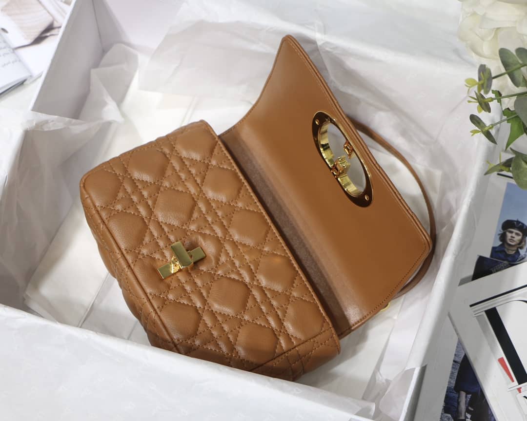 Chr1st1an D10r Caro Replica Bag