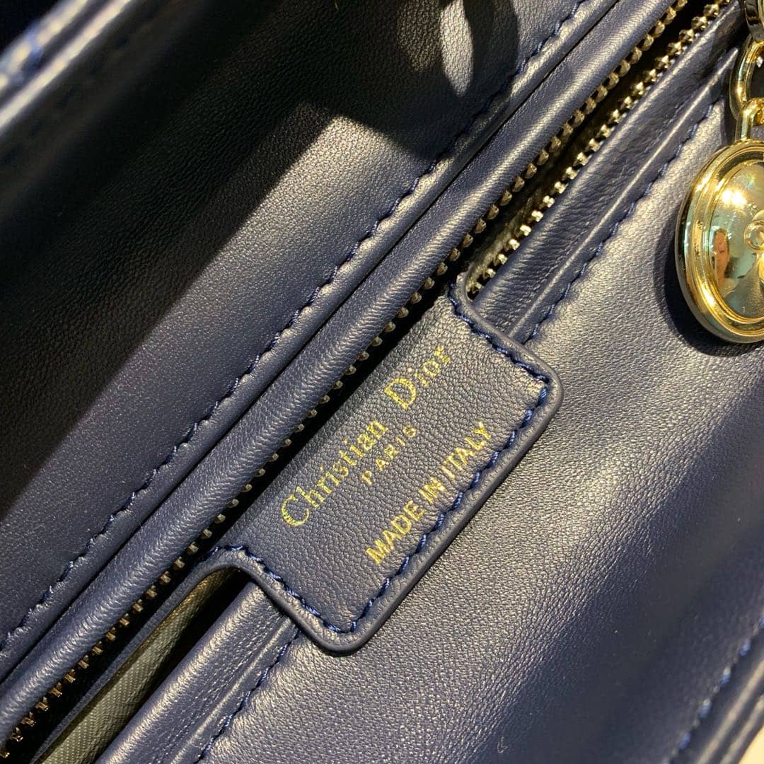 Chr1st1an D10r Lady D10r 24CM Replica Bag