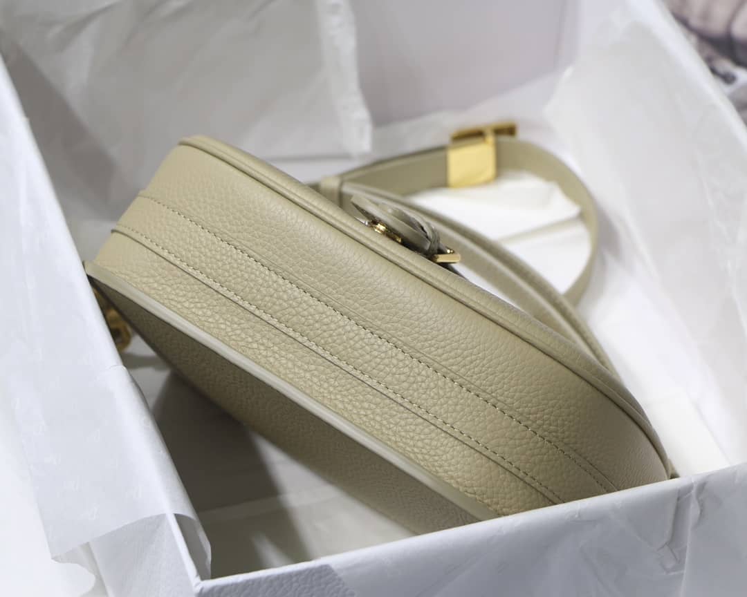 Best Replica Cheap Chr1st1an D10r Bobby 22CM Replica Bag(ColaReps)