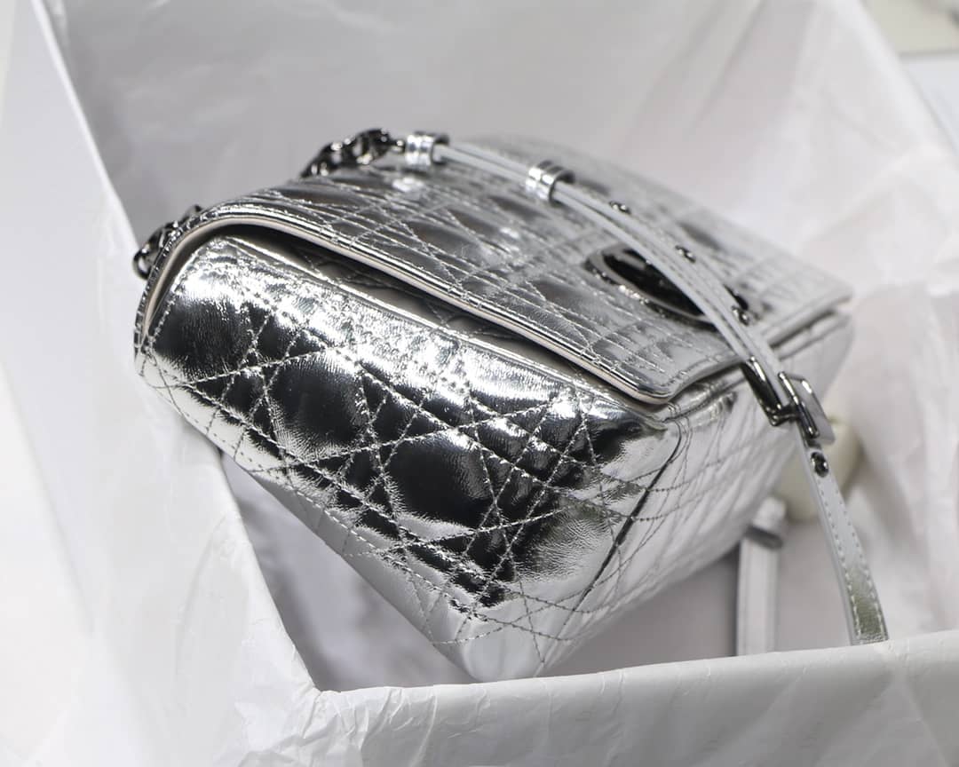 Chr1st1an D10r Caro Replica Bag