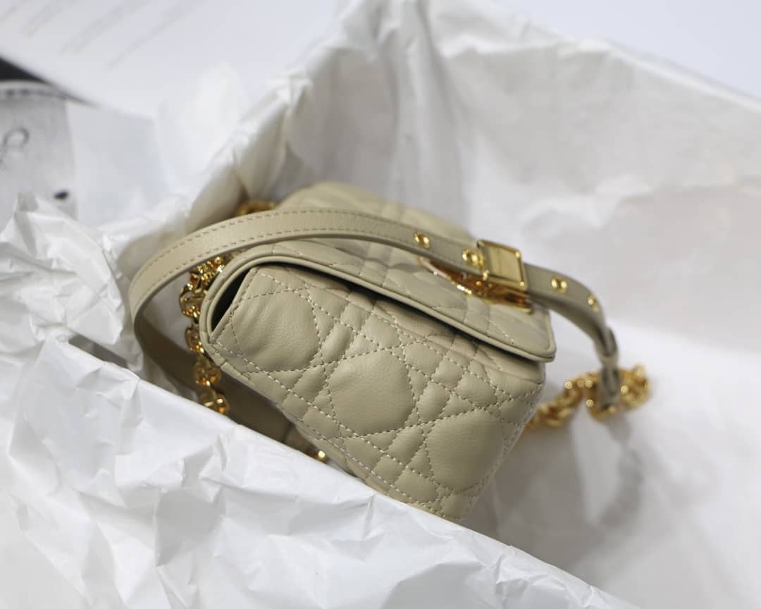 Chr1st1an D10r Caro Replica Bag