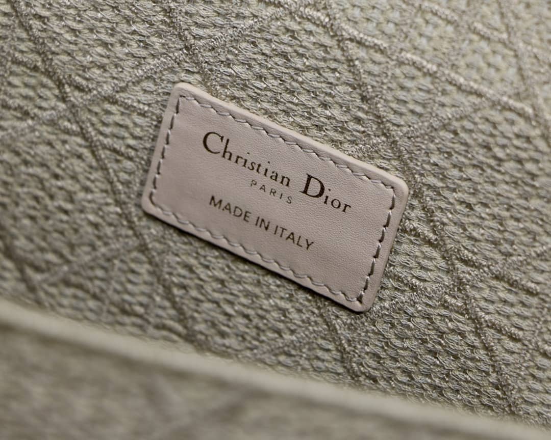Chr1st1an D10r Caro Replica Bag