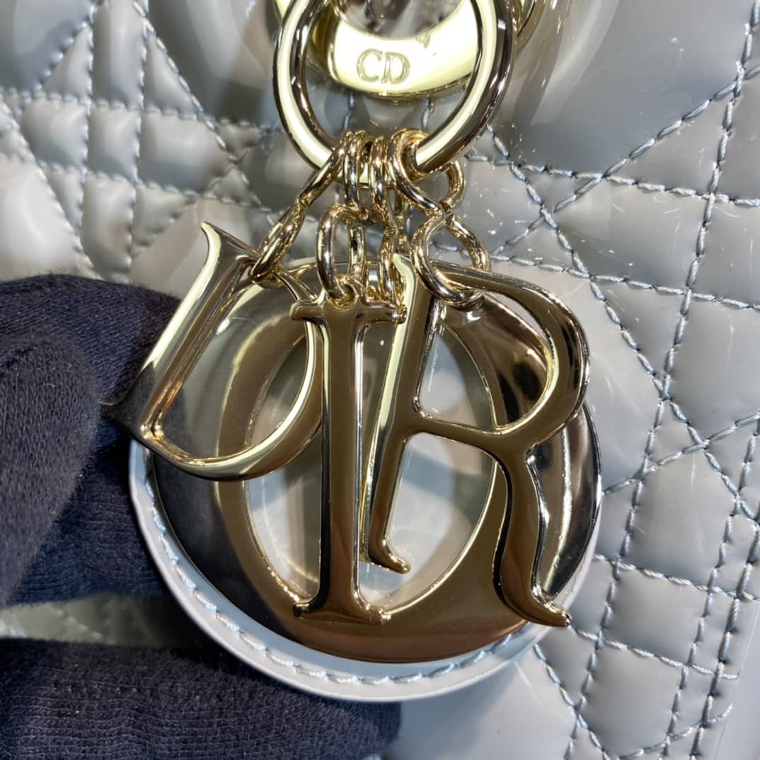 Chr1st1an D10r Lady D10r 24CM Replica Bag