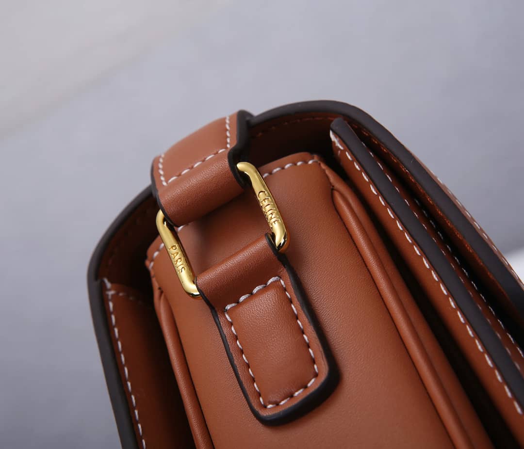 Ce1i*e Bag Dupe Triomphe Teen 22cm